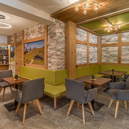 Landhotel Kirchenwirt ウンケン エクステリア 写真