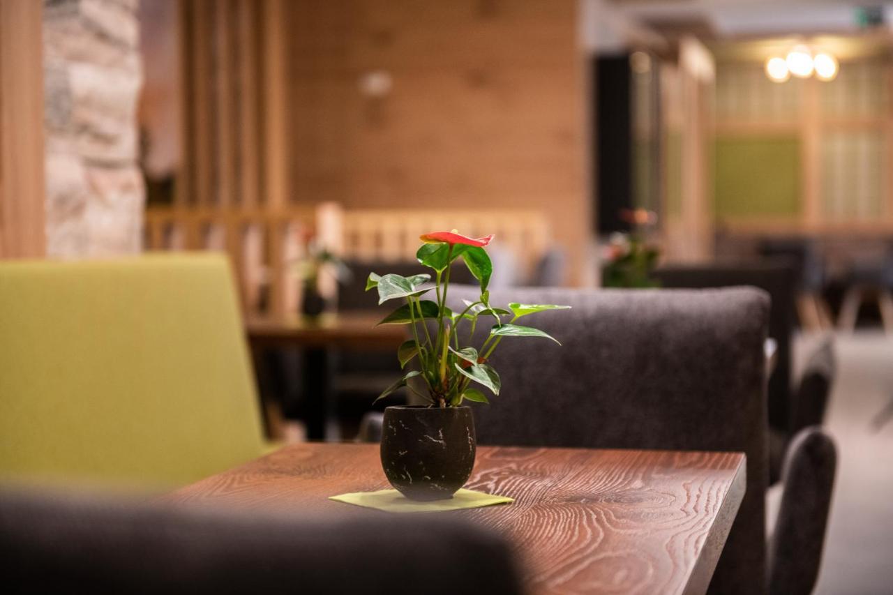 Landhotel Kirchenwirt ウンケン エクステリア 写真