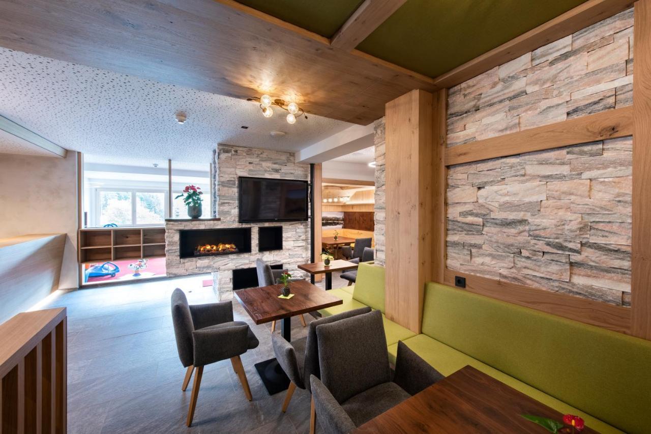 Landhotel Kirchenwirt ウンケン エクステリア 写真