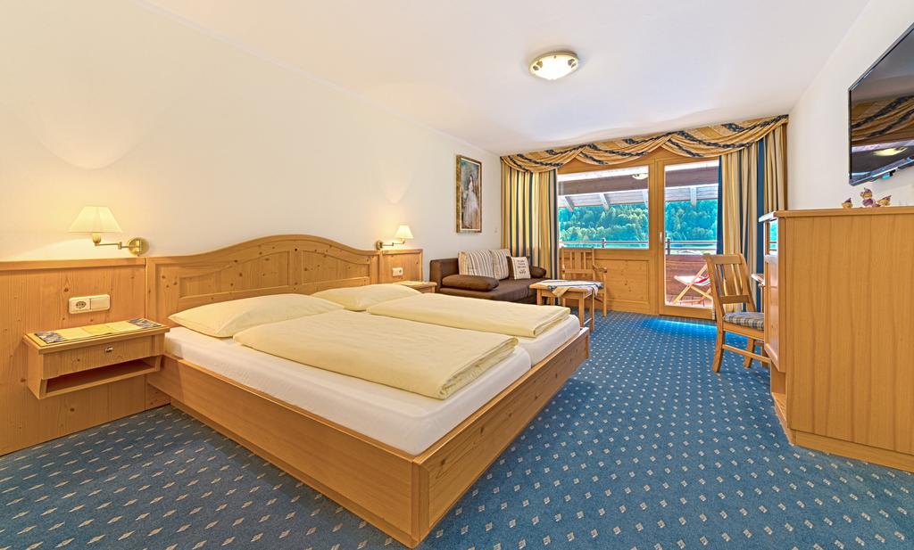 Landhotel Kirchenwirt ウンケン 部屋 写真