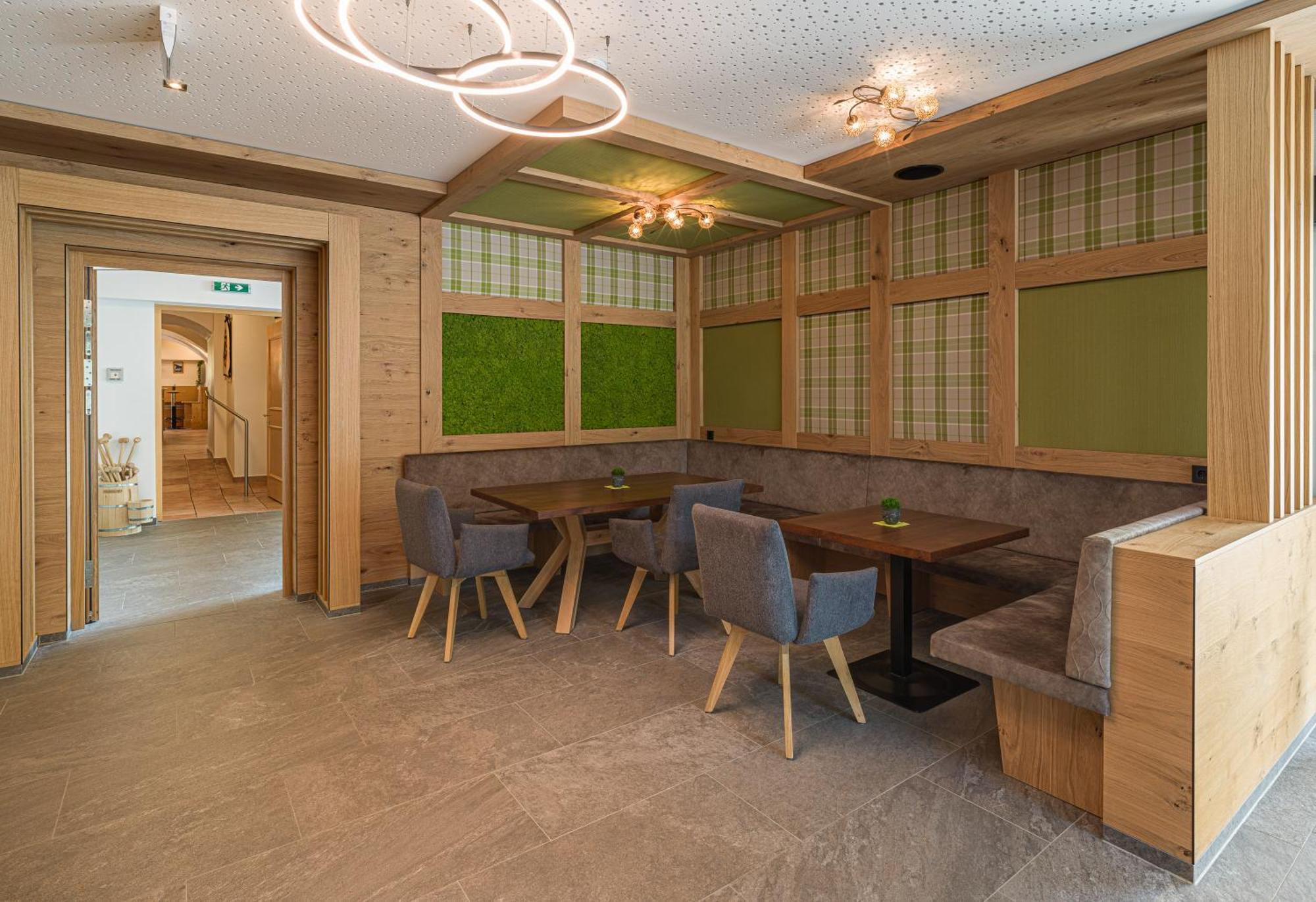 Landhotel Kirchenwirt ウンケン エクステリア 写真
