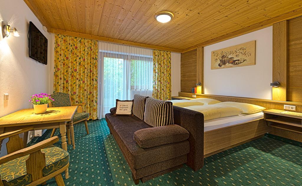 Landhotel Kirchenwirt ウンケン 部屋 写真