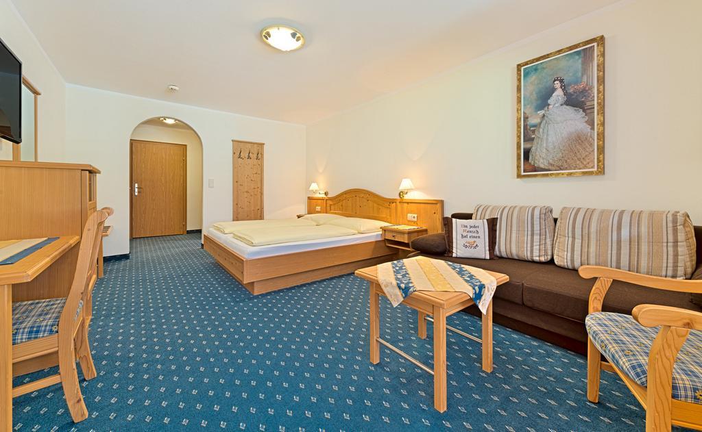 Landhotel Kirchenwirt ウンケン エクステリア 写真