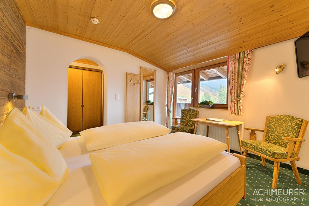 Landhotel Kirchenwirt ウンケン エクステリア 写真