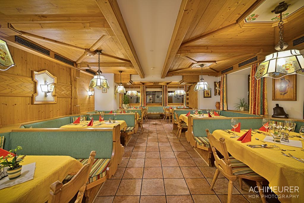 Landhotel Kirchenwirt ウンケン エクステリア 写真