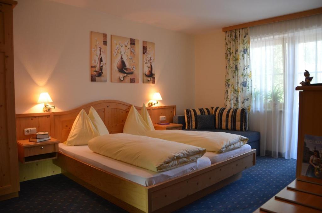Landhotel Kirchenwirt ウンケン 部屋 写真